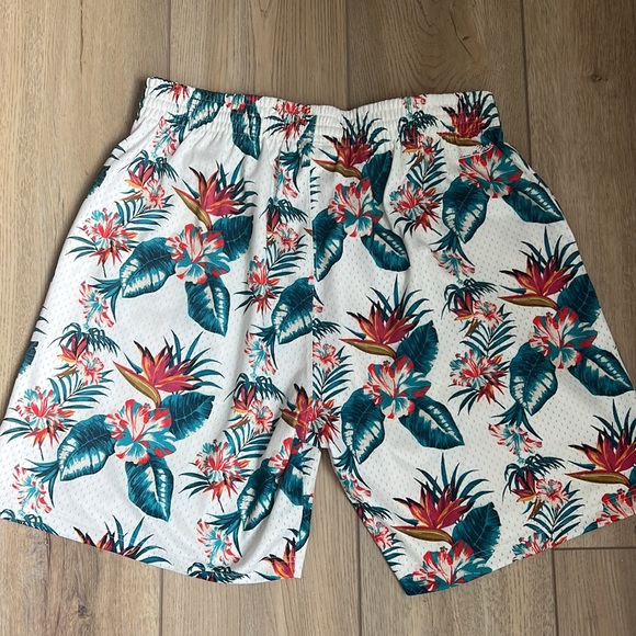 Mitchell & Ness Celtics Tropical Print Basketball Shorts - Picture 8 of 11